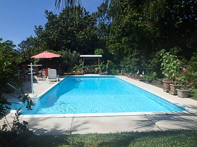 Homestay Poolside Paradise